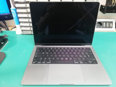 Sostituzione Schermo MacBook Pro 14&Prime; &ndash; Display M1 Modello A2442
