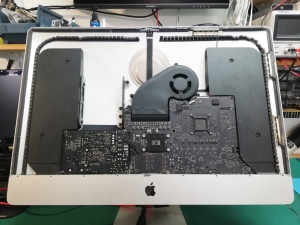 iMac 27&rdquo; non si accende: riparazione scheda logica e reballing chipset