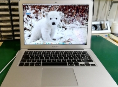 f710044bf79a4b1f5d8b085e5e5d9711_M image Riparazione MacBook Air 13”